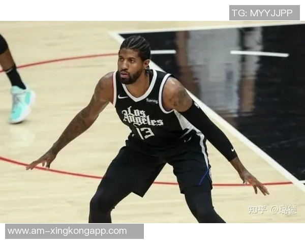 希罗表现平平15投仅中7罚球全中却正负值惨淡25球队失利成焦点 希罗表现平平15投仅中7罚球全中却正负值惨淡25球队失利成焦点