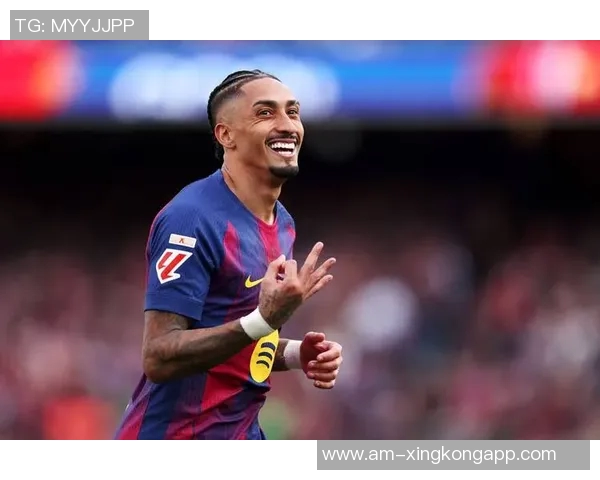 拉菲尼亚荣获西甲最佳与欧冠金靴却无缘年度最佳阵容令人唏嘘